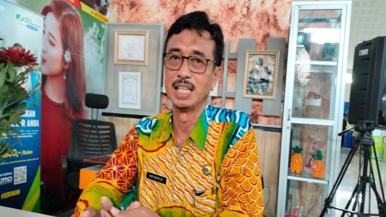 Kepala Dinas Tenaga Kerja dan Transmigrasi Kulon Progo Nur Wahyudi. ANTARA/Sutarmi