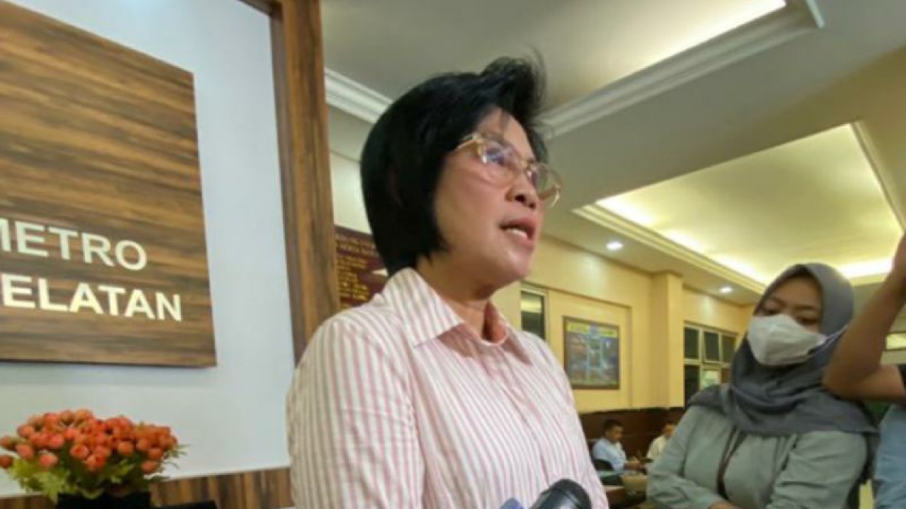 Arsip Foto - Kepala Seksi (Kasi) Humas Polres Metro Jakarta Selatan AKP Nurma Dewi memberikan keterangan kepada media, Jakarta, Rabu (9/11/2022). ANTARA/Luthfia Miranda Putri