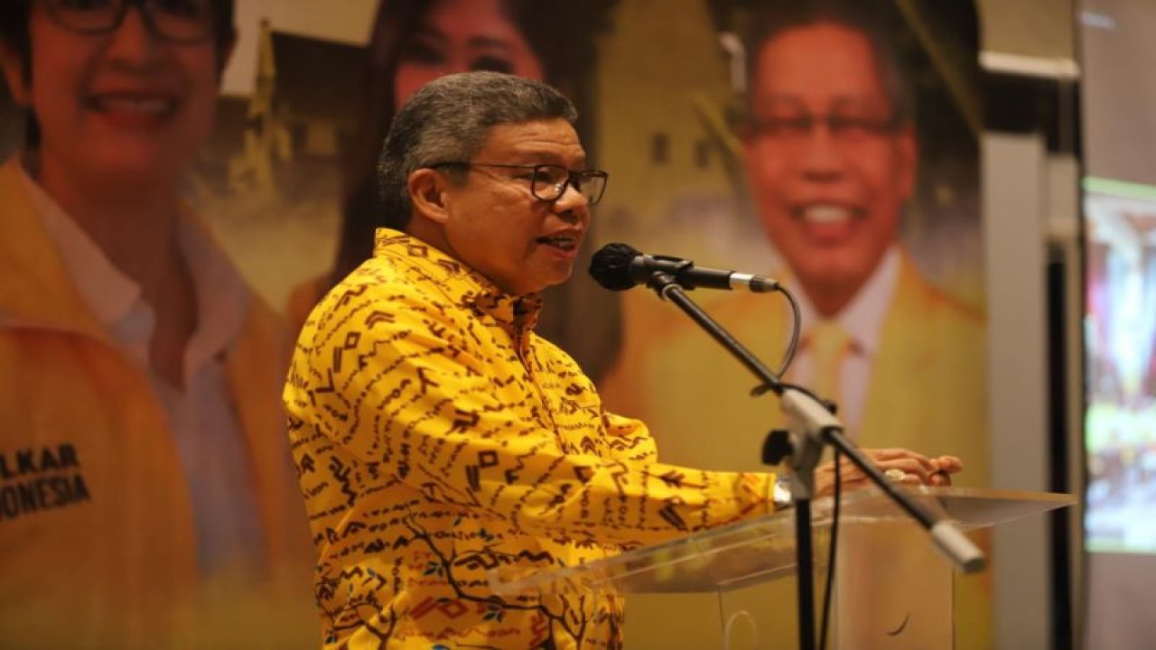 Ketua DPD I Golkar Sulsel Taufan Pawe di sela kegiatan pendidikan politik Bidang MPO yang digelar DPD I Golkar Sulsel di Makassar, Rabu (14-12-2022). ANTARA/HO-Partai Golkar Sulsel