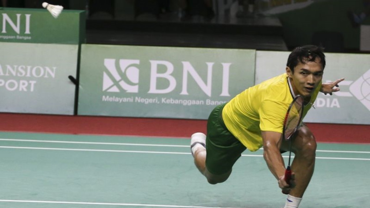 Pebulutangkis Indonesia Jonatan Christie. ANTARA FOTO/Rivan Awal Lingga/foc.