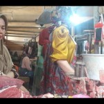 Pedagang daging sapi di Pasar Kliwon Temanggung menunggu pembeli. ANTARA/Heru Suyitno-1671767061