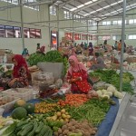 Pedagang kebutuhan pokok di pasar tradisional Kabupaten Bantul, DIY (ANTARA/Hery Sidik)-1671682308