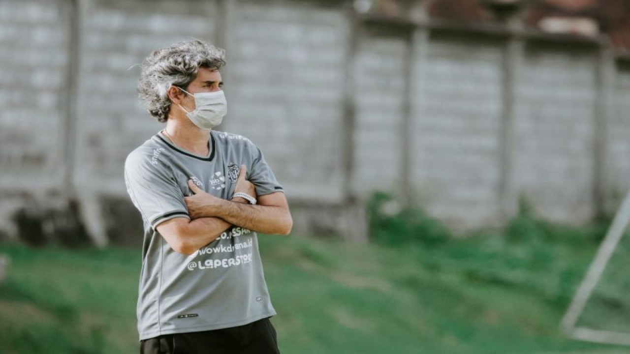 Pelatih Bali United Stefano Cugurra. (HO/Baliutd.com)
