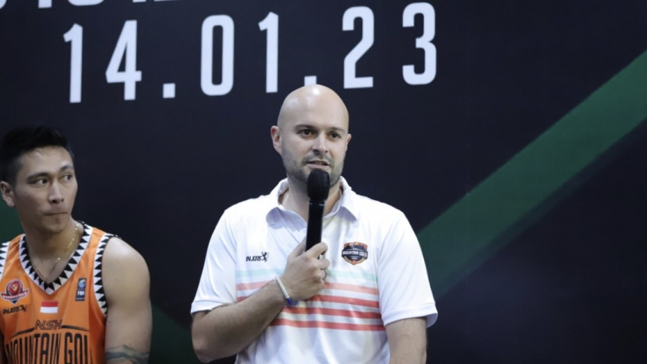 Pelatih NHS, Predrag Lukic