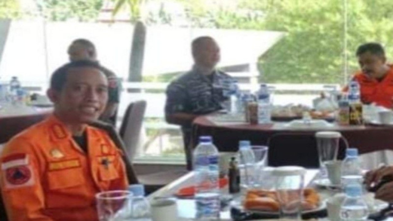 Pelaksana Kepala BPBD Kabupaten Mamuju, Taslim Sukirno memaparkan pemerintah di wilayah Kecamatan Mamuju untuk melakukan data atau assesment rumah warga terdampak gempa dan akan menerima bantuan stimulan tahap kedua, Rabu (07/12/2022) ANTARA Foto/ M Faisal Hanapi