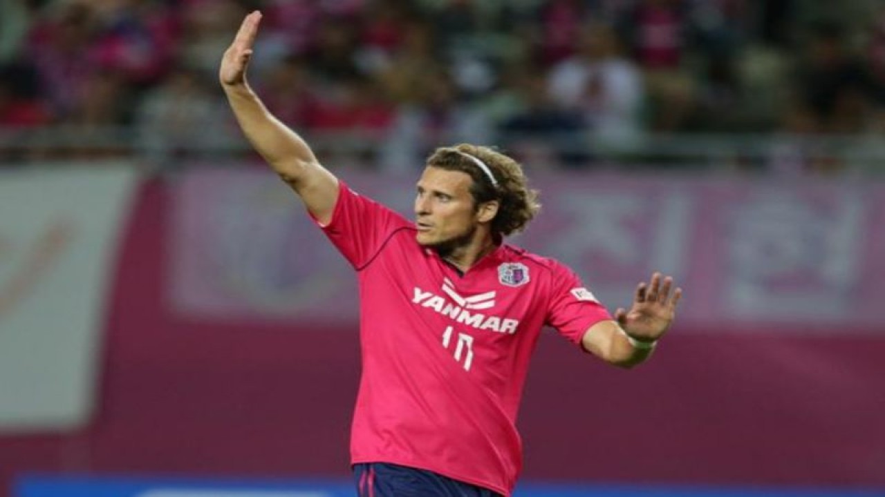 Pemain timnas Uruguay, Diego Forlan, yang saat itu membela Cerezo Osaka. ANTARA/HO-J.League