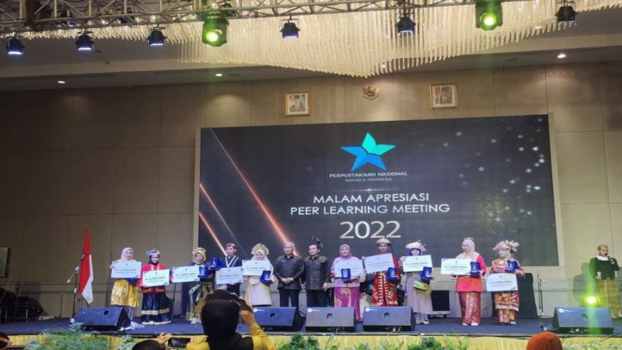 Pemkab Luwu Utara menerima penghargaan Program Transformasi Perpustakaan Berbasis Inklusi Sosial (TPBIS) Terbaik tingkat nasional di Surabaya, Jawa Timur, dalam suatu acara selama 5-7 Desember 2022. ANTARA/HO-Pemkab Luwu Utara.