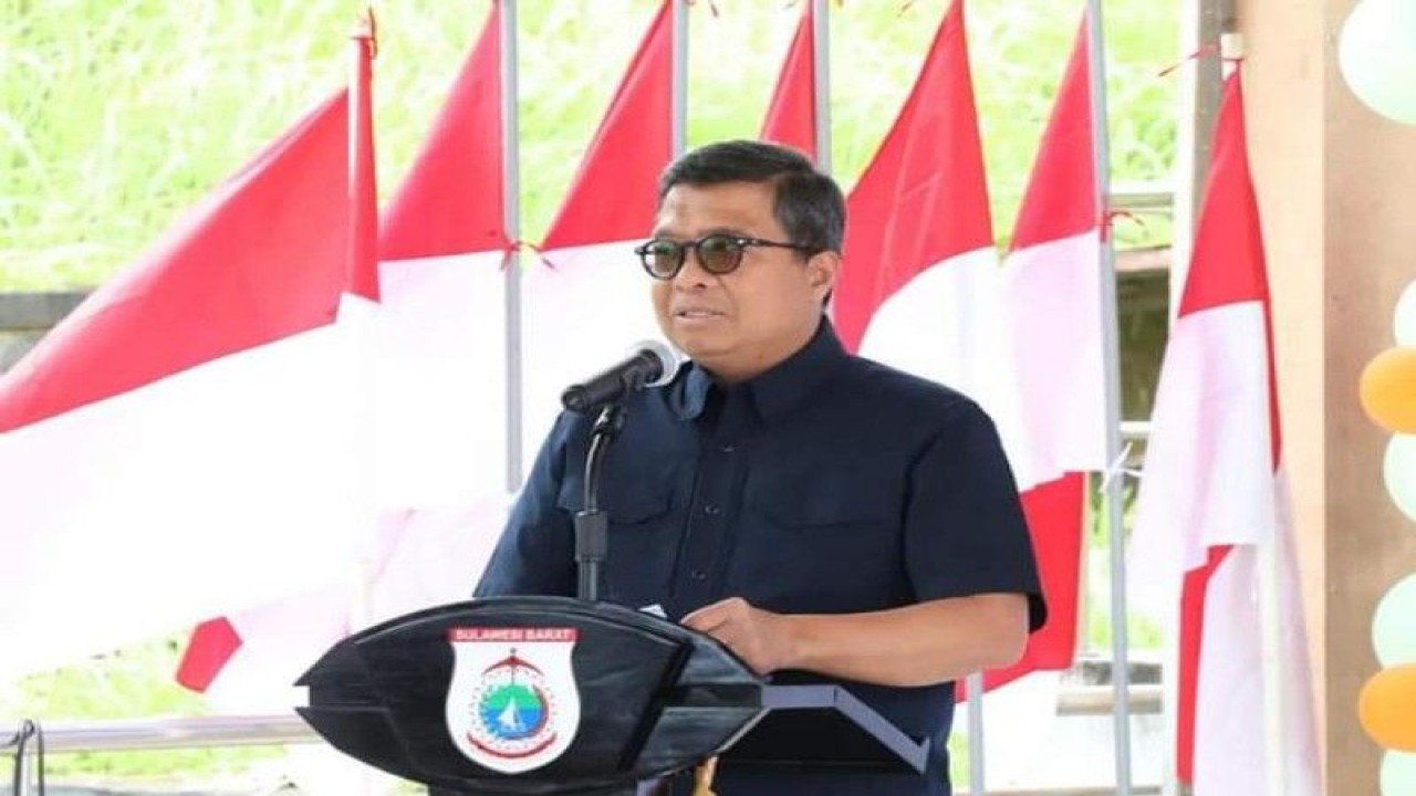 Sekretaris daerah (Sekda) Sulbar, Muhammad Idris meminta Radio Antar Penduduk Indonesia (RAPI) Provinsi Sulbar membantu Pemprov Sulbar dalam memberikan informasi kebencanaan kepada masyarakat di Mamuju, Sabtu (17/12/2022) ANTARA Foto/ M Faisal Hanapi.