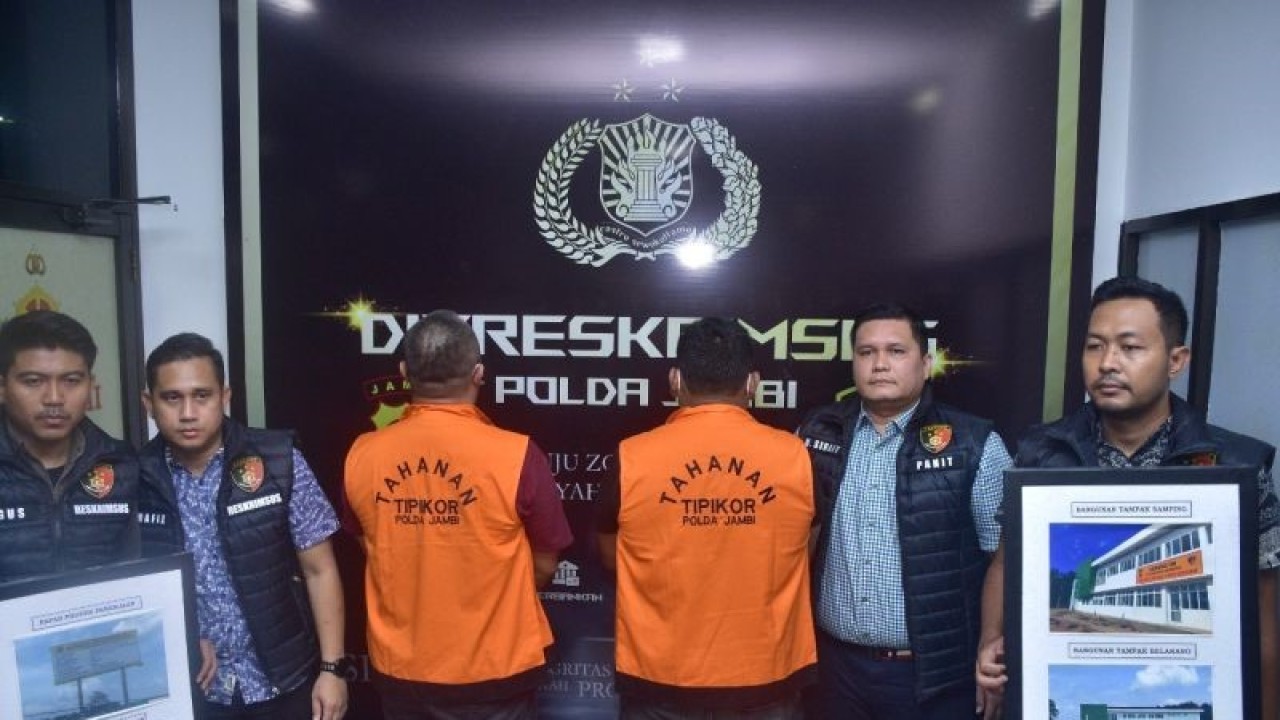 Penanganan terhadap dua tersangka baru dalam kasus dugaan korupsi pembangunan Puskesmas Bungku. ANTARA/Tuyani