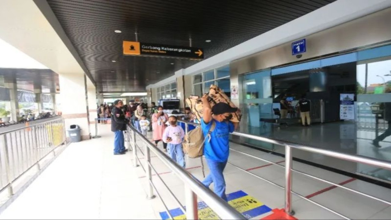 Penumpang angkutan laut di wilayah Pelindo Regional 3. ANTARA/HO-Humas Pelindo