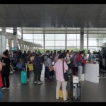 Penumpang pesawat terbang di Bandara Internasional Kualanamu Deli Serdang, Sumatera Utara menjelang Tahun Baru 2023. ((ANTARA/Munawar))-1672371363