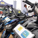 PLN UP3 Tanjungpinang memamerkan sepeda motor listrik di Tanjunguban, Kabupaten Bintan, Kepri, Minggu (4/12). ANTARA/Ogen-1670224170