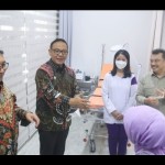 Plt Bupati Bogor, Iwan Setiawan di RSUD Parung, Kabupaten Bogor, Jawa Barat. (ANTARA/HO-Humas Pemkab Bogor)-1672375559