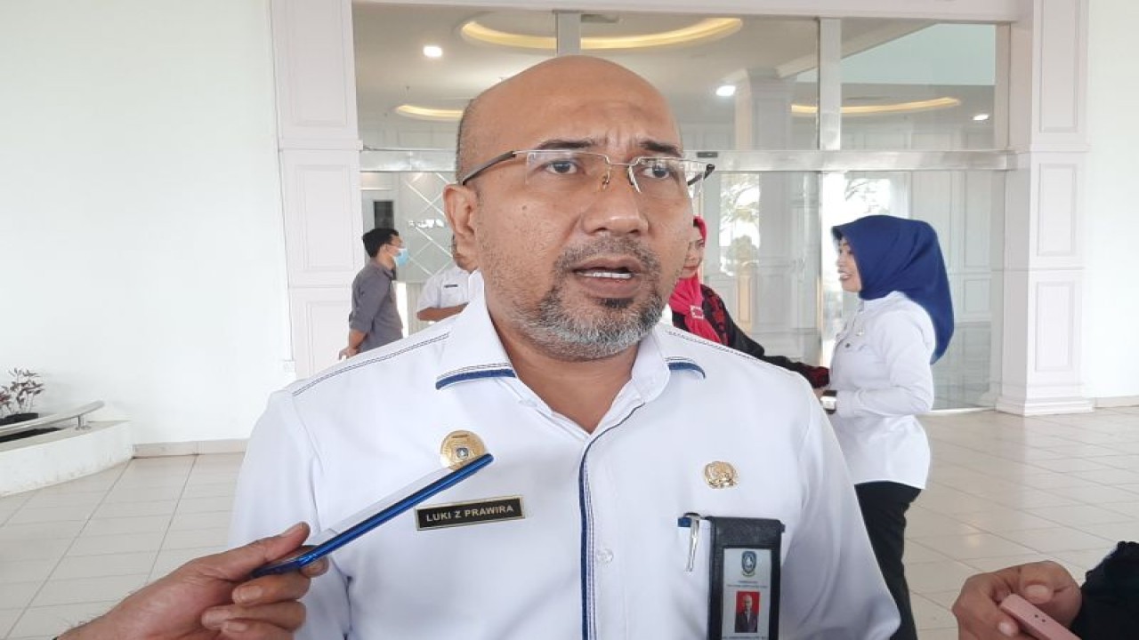 Plt Kepala Dispar Kepri, Luki Zaiman Prawira. (Ogen)