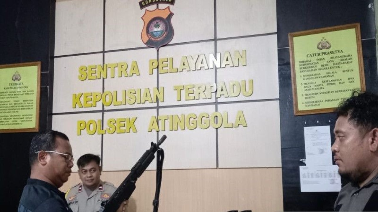 Kapolres Gorontalo Utara, AKBP Juprisan Pratama Ramadhan Nasution, didampingi Wakapolres Kompol Nikson Yusuf dan jajaran, turun memantau kesiapsiagaan seluruh Polsek di wilayah hukum Gorontalo Utara hingga pintu perbatasan, diantaranya di Kecamatan Atinggola. (ANTARA/Susanti Sako)
