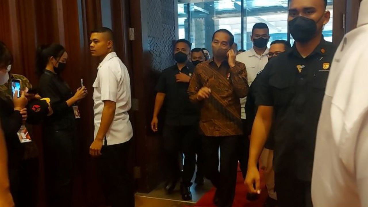 Presiden Joko Widodo menghadiri Konsolidasi Nasional Bawaslu 2022 di Jakarta, Sabtu. (17/12/202 (ANTARA/MENTARI DWI GAYATI)