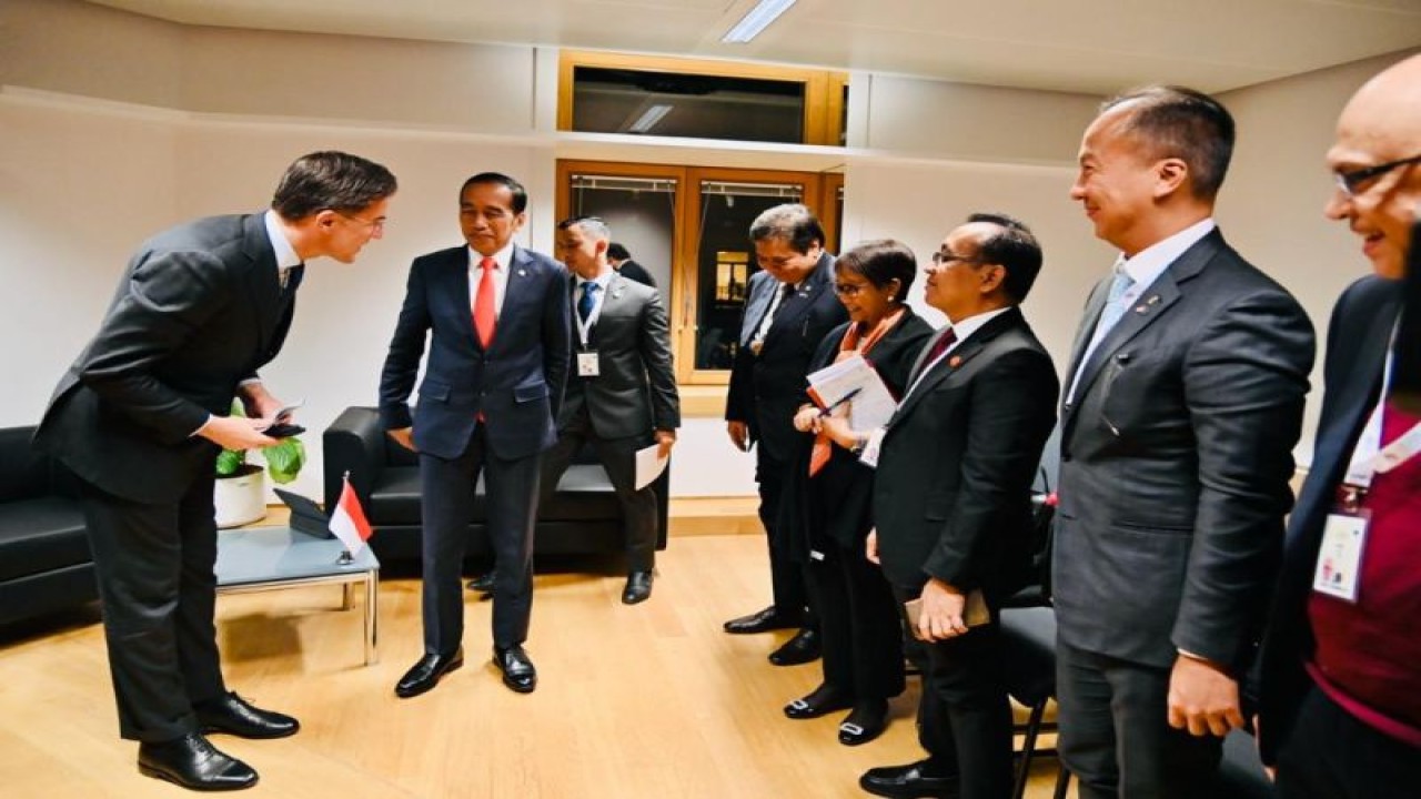 Presiden RI Joko Widodo saat melakukan pertemuan bilateral dengan Perdana Menteri Belanda Mark Rutte di Belgia, Rabu (14-12-2022). ANTARA/HO-Biro Pers Sekretariat Presiden