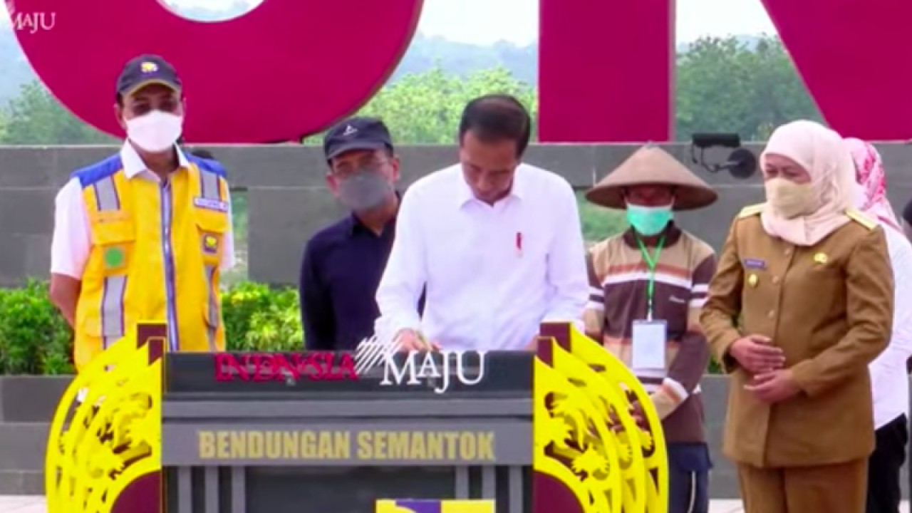 Tangkapan Layar - Presiden RI Joko Widodo (Jokowi) meresmikan Bendungan Semantok, Nganjuk, Jawa Timur, Selasa (20/12) yang mampu mengairi sawah seluas 1.900 hektar. (ANTARA/Indra Arief Pribadi)