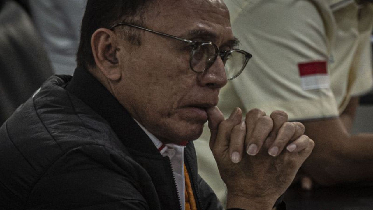 Ketua Umum PSSI Mochamad Iriawan mengikuti Rapat Koordinasi Penyelenggaraan Sepak Bola Liga 1 di Auditorium Wisma Menpora, Jakarta, Senin (28/11/2022). Dari hasil rapat tersebut menyatakan bahwa Kemenpora dan instasi terkait akan melakukan satu tahapan rapat koordinasi bersama Polri perihal sistem keamanan dalam pelaksanaan penyelenggaraan sepak bola Liga 1. ANTARA FOTO/Aprillio Akbar/wsj.