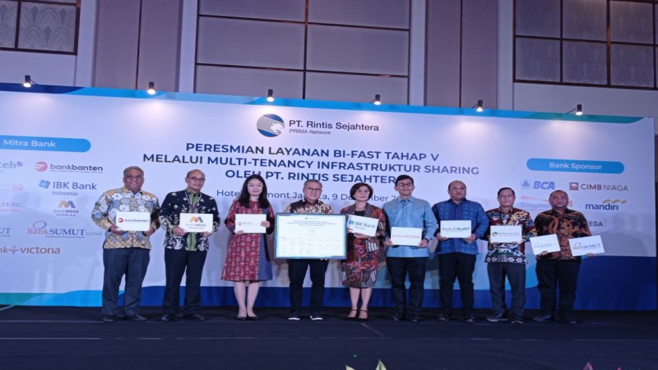 PT Rintis Sejahtera resmi mengkoneksikan 9 bank menjadi peserta BI-Fast tahap V  melalui Multi-tenancy Infrastruktur Sharing miliknya di Jakarta, Jumat (9/12/2022). (ANTARA/Sanya Dinda)