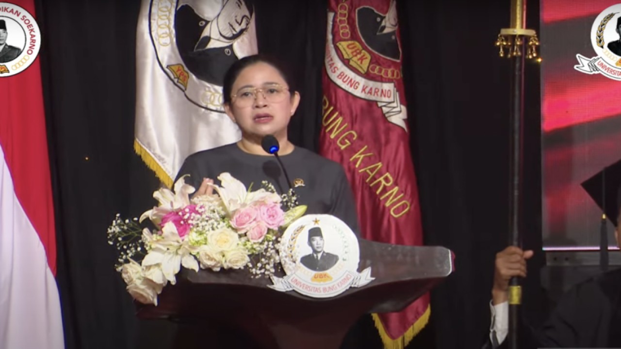 Tangkapan layar-Ketua DPR RI Puan Maharani menyampaikan Orasi Ilmiah dalam acara Wisuda Program Sarjana dan Program Magister IV Tahun Akademik 2021/2022 Universitas Bung Karno di Jakarta, Rabu (30/11/2022). (ANTARA/HO))