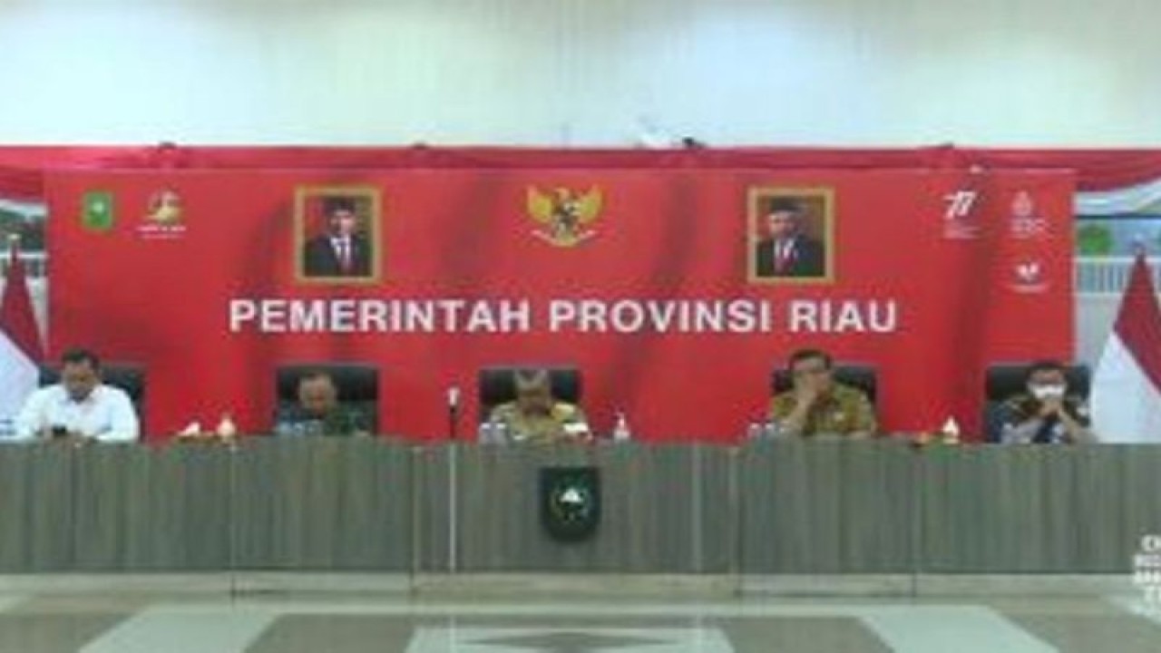 Rapat koordinasi bersama Forkopimda Provinsi Riau terkait pelaksanaan Nataru dan Pengendalian Inflasi di Provinsi Riau. Antara/Diskomifotik Riau.