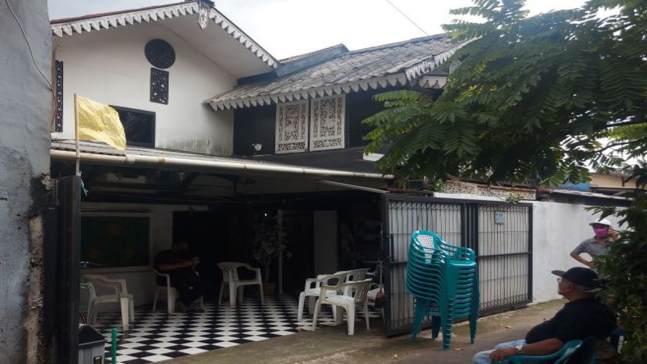 Suasana rumah duka Remy Sylado di Cipinang Muara, Jakarta, Senin (12/12/2022). ANTARA/Yogi Rachman