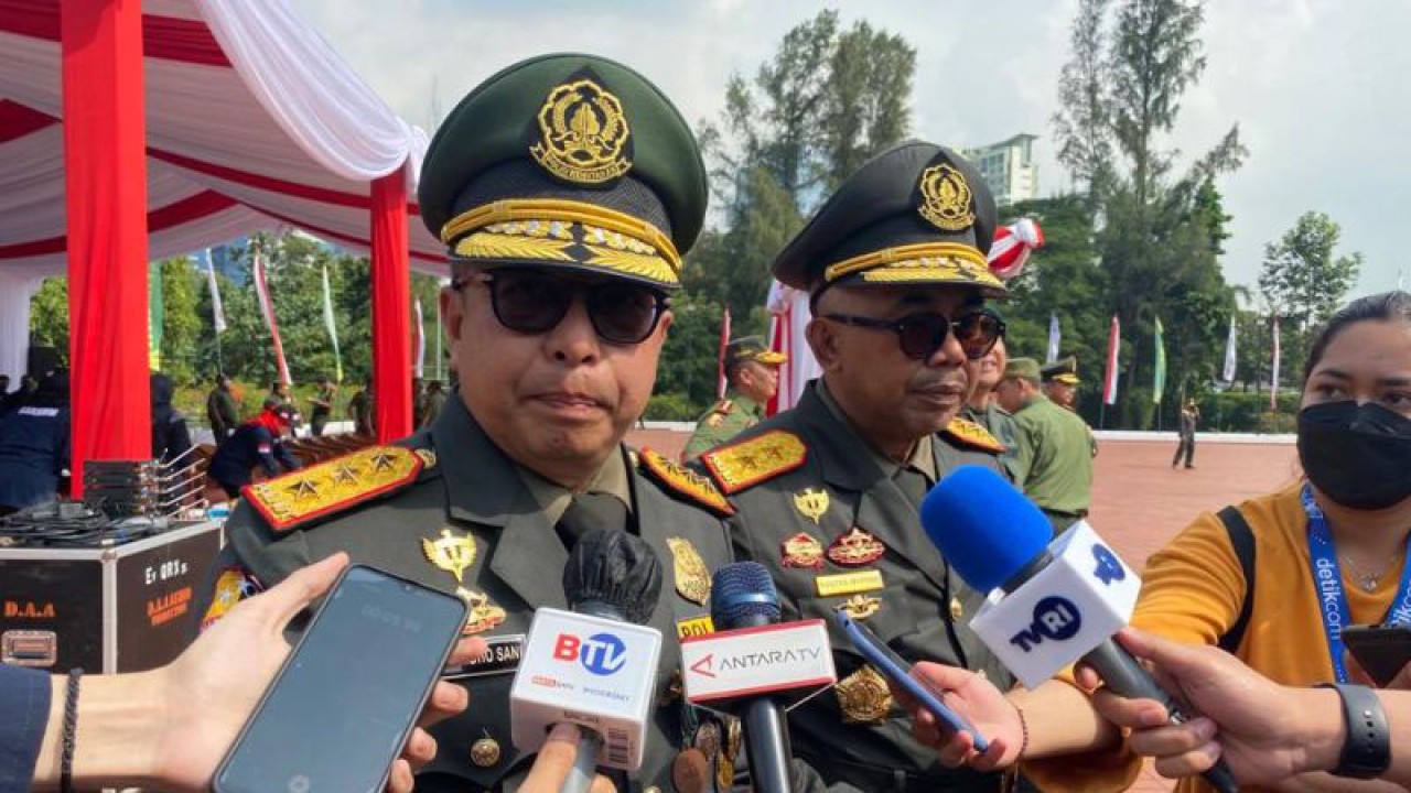 Dirjen Gakkum KLHK Rasio Ridho Sani ditemui awak media usai upacara peringatan Hut ke-56 Polisi Kehutanan di Jakarta, Rabu (21/12/2022) (ANTARA/Prisca Triferna)