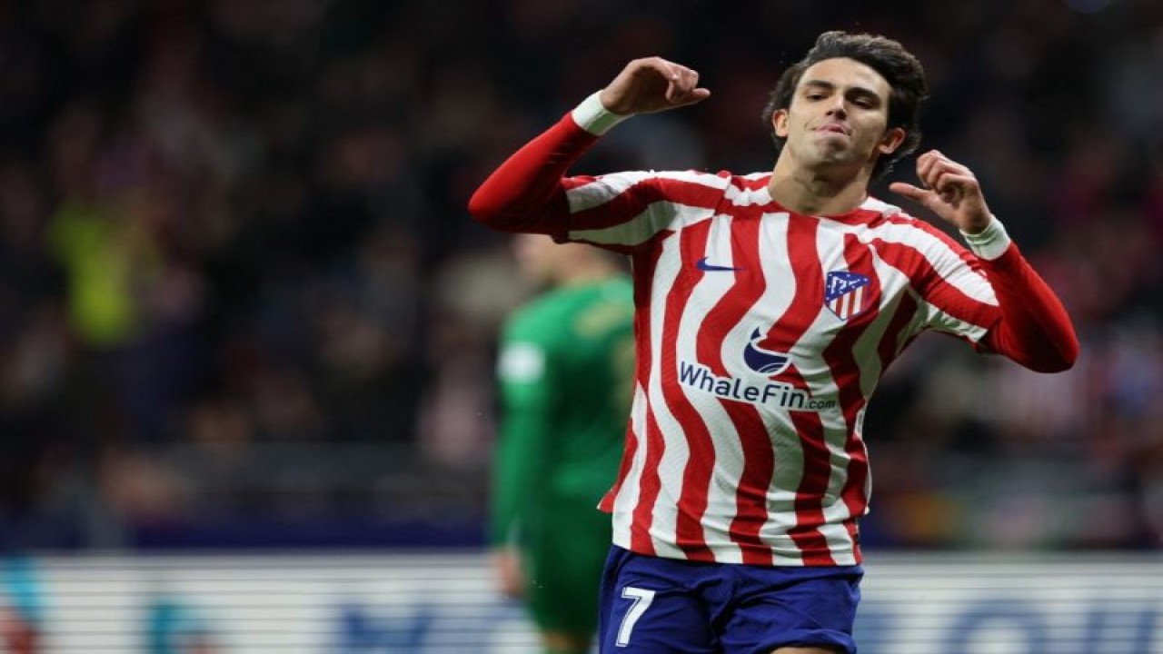 Striker Atletico Madrid Joao Felix usai mencetak gol dalam pertandingan Liga Spanyol antara Club Atletico de Madrid dan Elche CF di Wanda Metropolitano di Madrid pada 29 Desember 2022. (Photo by Pierre-Philippe Marcou / AFP) (AFP/PIERRE-PHILIPPE MARCOU)
