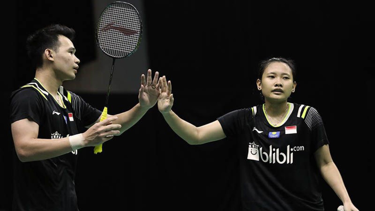 Arsip foto - Rinov Rivaldy/Pitha Haningtyas Mentari saat menjuarai grup C turnamen internal PBSI di Cipayung, Jakarta ANTARA/PP PBSI/aa. (Handout PP PBSI)