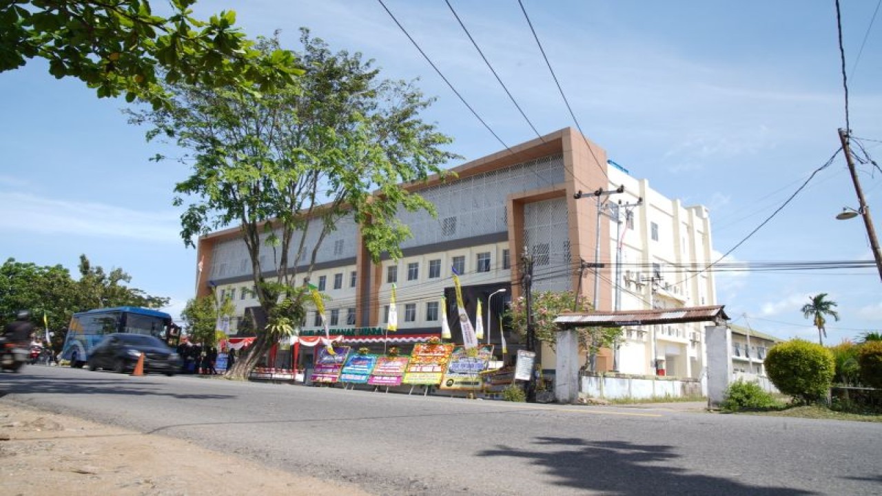 Gedung RSUD Pontianak Utara tipe D berdiri megah di Jalan Khatulistiwa. (ANTARA/HO-Jimi)