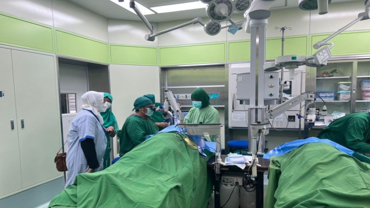 RSUD Sleman bekerja sama dengan Baznas Sleman dan Perdami Cabang Yogyakarta, menyelenggarakan bakti sosial operasi katarak gratis dalam rangka HUT ke 45 RSUD Sleman, Minggu (11/12/22). ANTARA/HO-Bagian Prokopim Setda Sleman