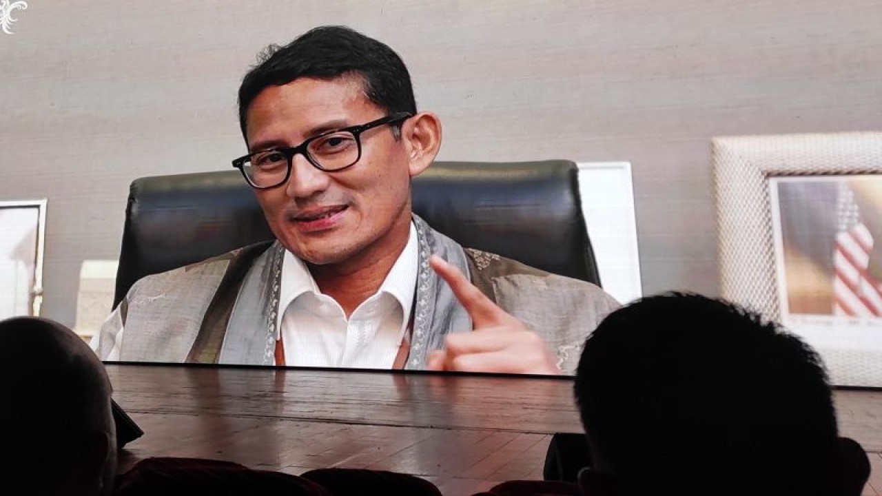 Sambutan Menteri Pariwisata dan Ekonomi Kreatif (Menparekraf) Sandiaga Uno secara digital pada peluncuran platform digital CONNX di Jakarta, Senin (5/12/2022). (ANTARA/Indriani)