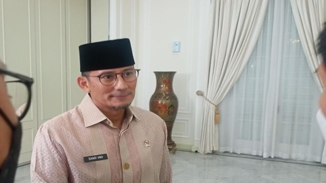 Politisi Partai Gerindra yang juga Menteri Pariwisata dan Ekonomi Kreatif Sandiaga Uno di Jakarta, Selasa (20/12/2022). ANTARA/Rangga Pandu Asmara Jingga