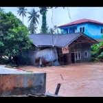 Sebuah rumah setelah diterjang banjir di Kelurahan Ranai Darat, Kecamatan Bunguran Timur, Natuna, Kepri, Rabu (14-12-2022). ANTARA/Cherman-1671071023