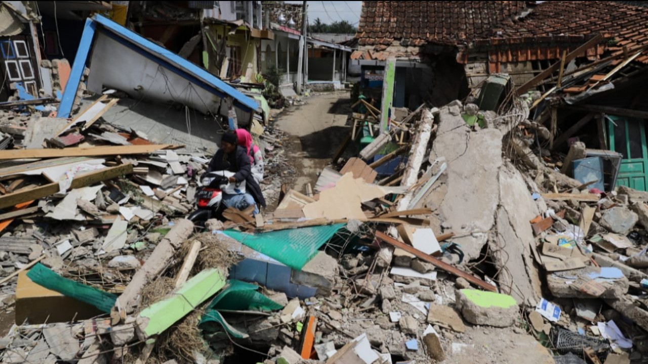Selain merenggut ratusan korban jiwa, gempa Cianjur juga mengakibatkan ribuan rumah warga hancur/ist
