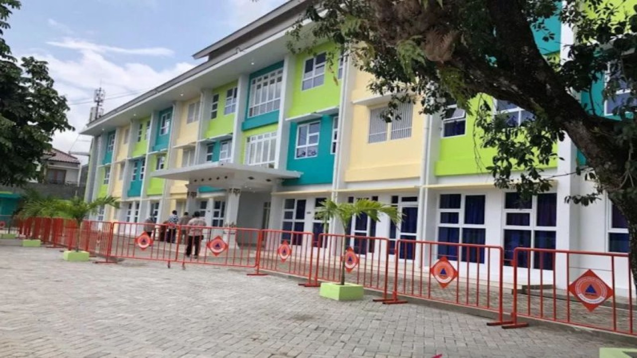 Arsip Foto - Selter untuk pasien COVID-19 di Kecamatan Tegalrejo, Yogyakarta. (ANTARA/Eka AR)