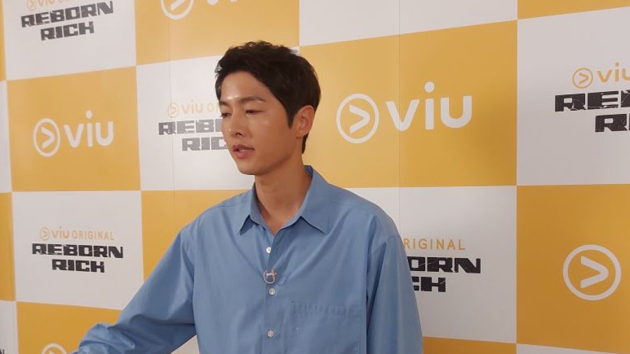 Aktor Song Joong Ki saat wawancara serial "Reborn Rich" di Hard Rock Hotel, Singapura, Rabu (7/12/2022). ANTARA/Yogi Rachman