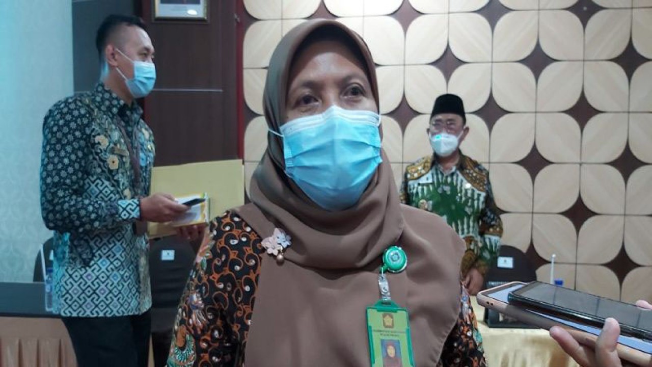Kepala Dinas Kesehatan Kulon Progo Sri Budi Utami. (ANTARA/Sutarmi)
