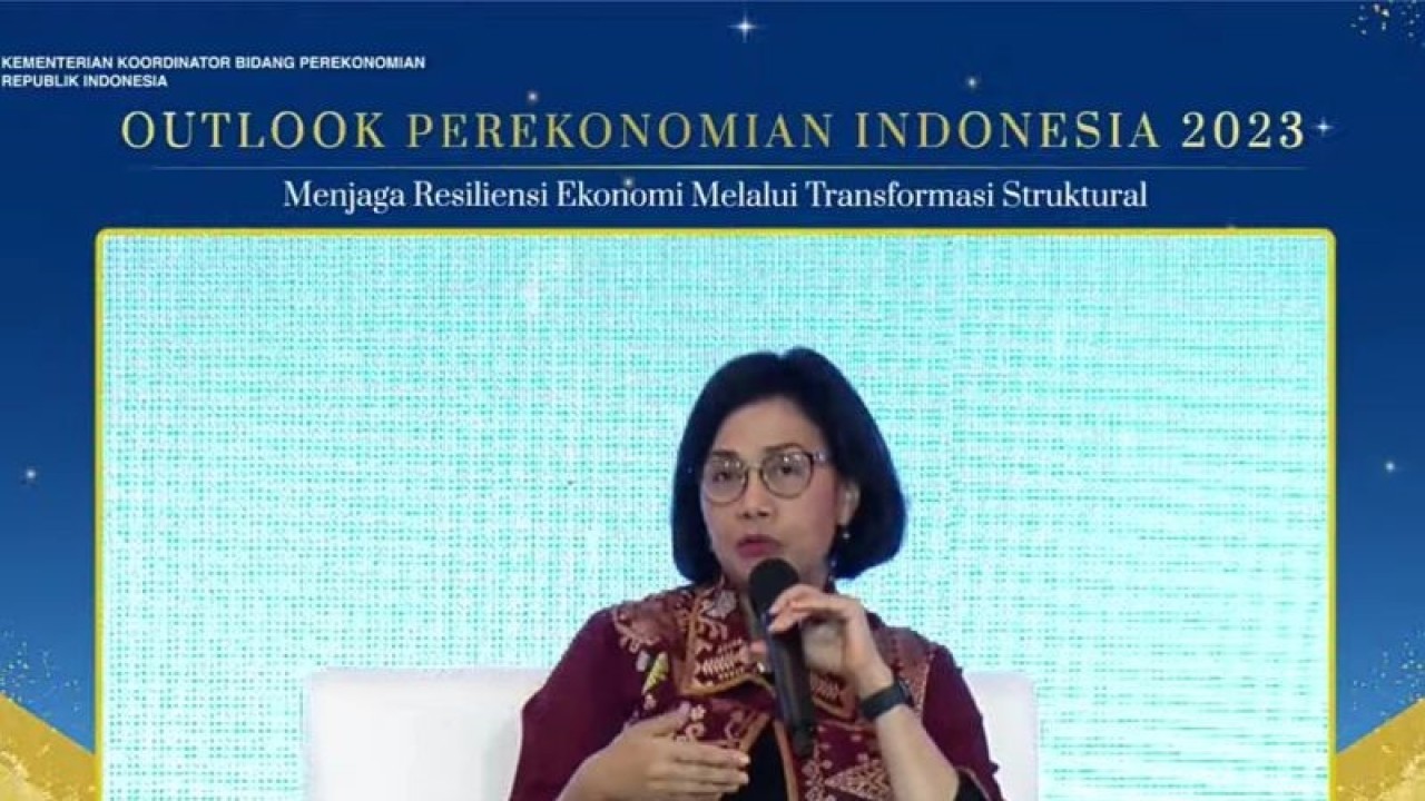 Tangkapan layar Menteri Keuangan Sri Mulyani Indrawati dalam seminar Outlook Perekonomian Indonesia 2023 di Jakarta, Rabu (21/12/2022). (ANTARA/Sanya Dinda)
