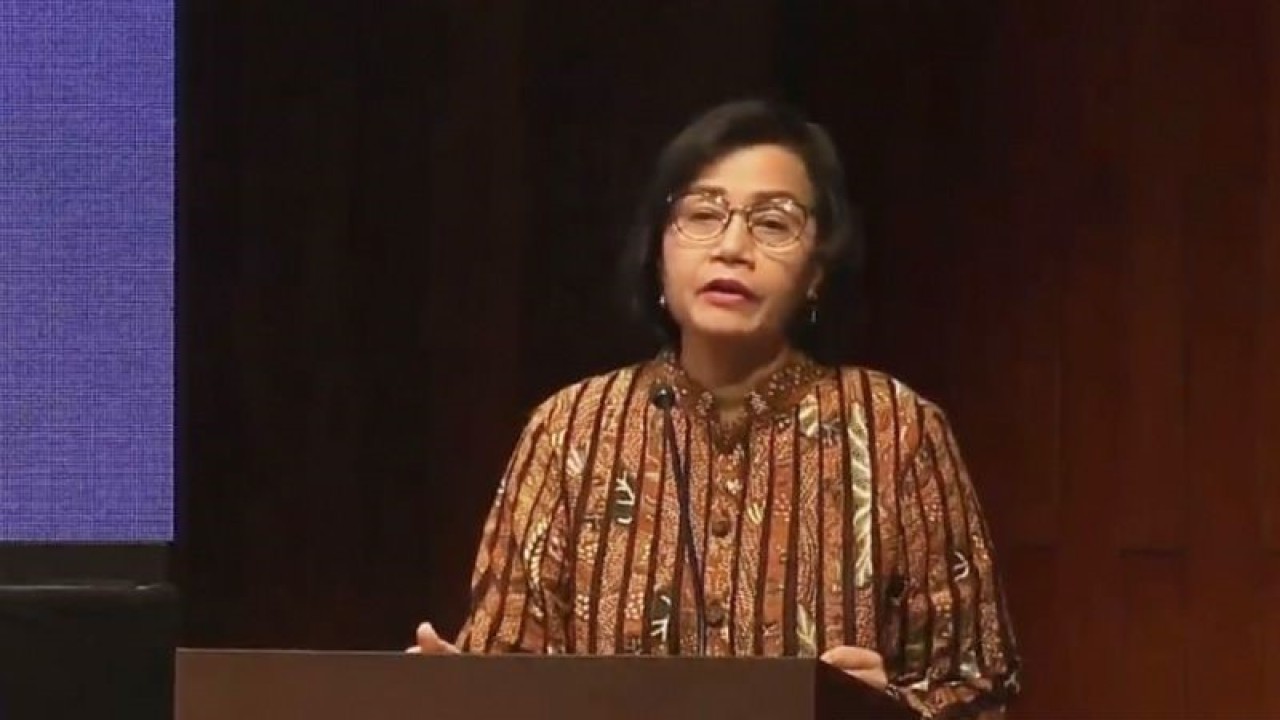 Tangkapan layar - Menteri Keuangan Sri Mulyani Indrawati dalam The Lauch of The World Bank Indonesia Economic Prospects Report di Jakarta, Kamis (15/12/2022). ANTARA/Astrid Faidlatul Habibah/aa. (ANTARA/AstridFaidlatulHabibah)