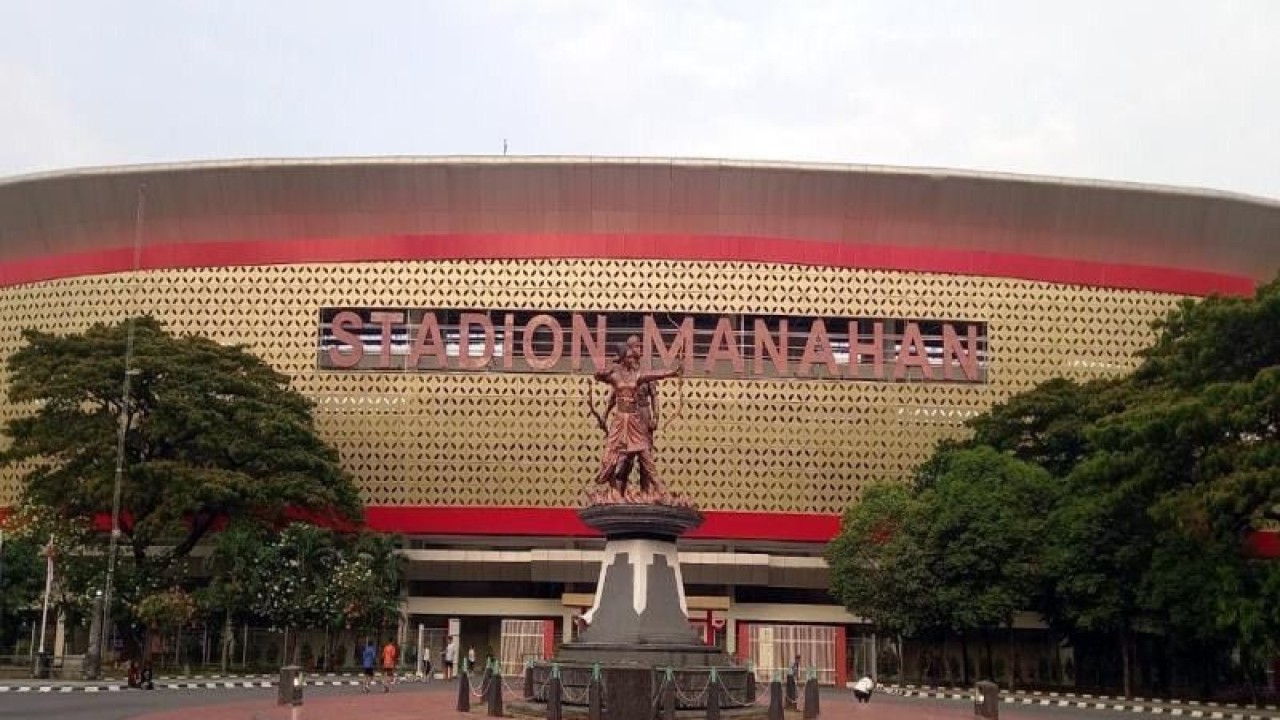 Kondisi Stadion yang akan digunakan Piala Dunia U-20 terlihat dari depan, di Stadion Manahan Solo Jateng, Minggu (18/12/2022). ANTARA/Bambang Dwi Marwoto.