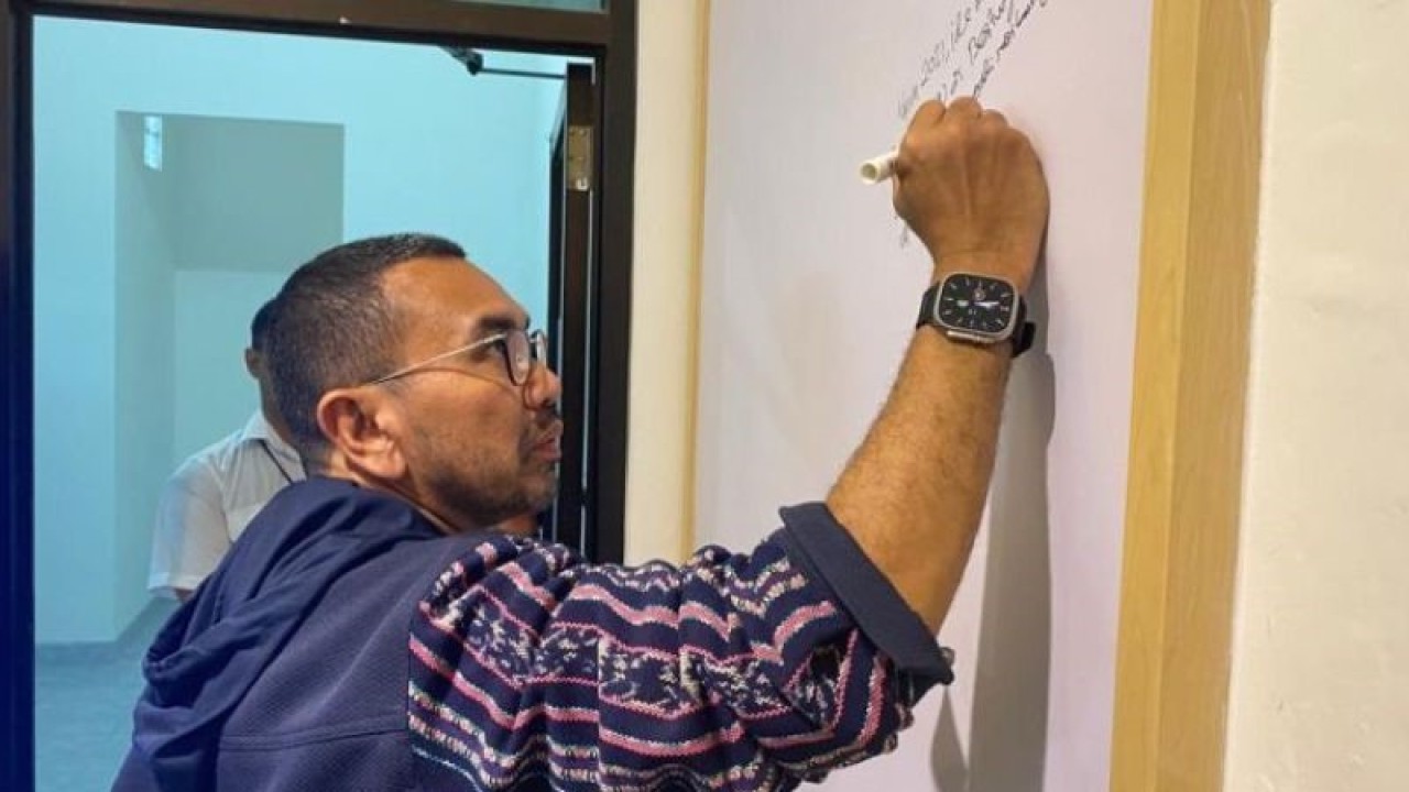 Staf Khusus Menteri BUMN Arya Sinulingga saat peresmian Rumah BUMN di Belitung. (Humas PT Timah Tbk)