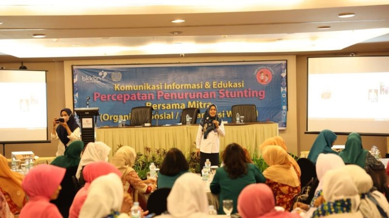 Suasana kegiatan KIE oleh Kepala Perwakilan BKKBN Sulsel Hj Andi Ritamariani di Makassar, Selasa (13/12/2022). Antara/ HO-BKKBN Sulsel