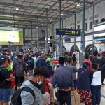 Suasana Stasiun Pasarsenen, Jakarta, Jumat (23/12/2022) atau H-2 periode Angkutan Natal dan Tahun Baru 2022/2023. ANTARA/HO-PT KAI-1671777118