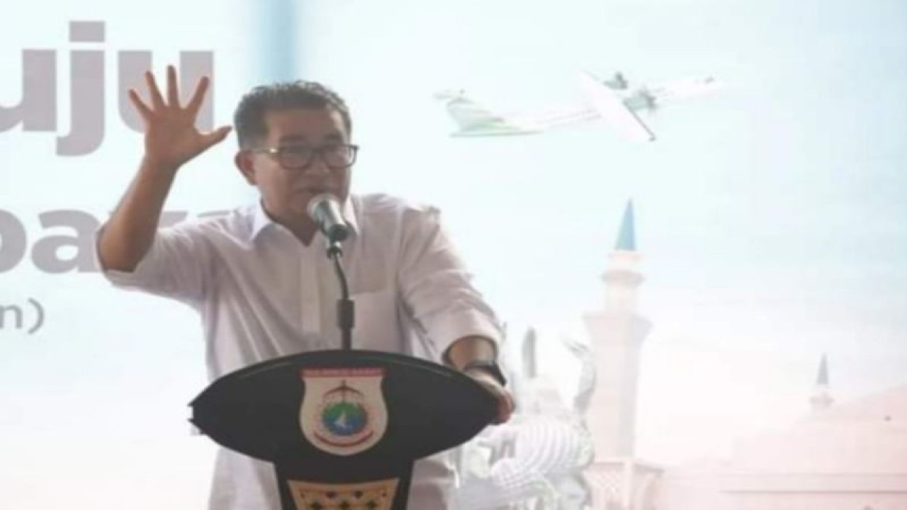 Penjabat Gubernur Sulbar Akmal Malik meminta agar masyarkat Sulbar terus memberikan dukungan kepada pemerintah agar semakin mampu beradaptasi dengan era digital 4,0 di Mamuju, Rabu (7/12/2022). ANTARA/M Faisal Hanapi