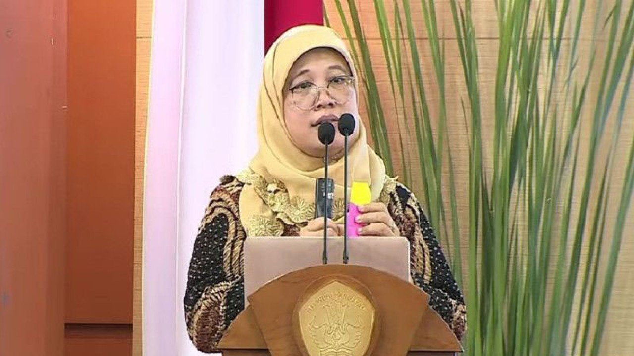 Tangkapan layar - Komisi Nasional Anti Kekerasan terhadap Perempuan atau Komnas Perempuan Subkomisi Pendidikan Alimatul Qibtiyah dalam Seminar HUT Korpri ke-51 yang diikuti secara daring di Jakarta, Senin (5/12/2022). QANTARA/Suci Nurhaliza