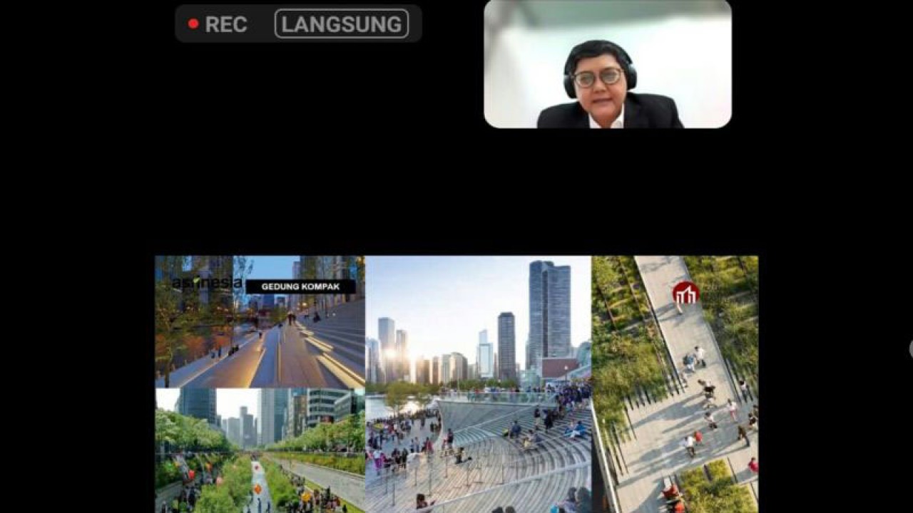 Tangkapan layar Ketua Ikatan Arsitek Indonesia (IAI) Jakarta Doti Widajani tengah memberi paparan bangunan di lingkungan padat di DKI Jakarta dalam seminar daring "Inovasi Desain Arsitektur Kompak di Jakarta" seperti dipantau melalui kanal Yotube Jumat (9/12/2022). ANTARA/ Ganet