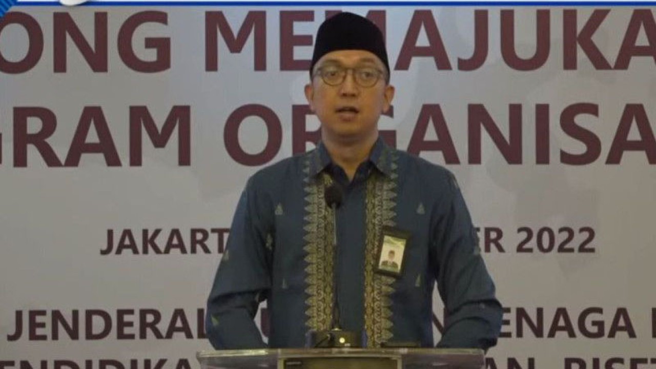 Tangkapan layar Direktur Jenderal Pendidikan Anak Usia Dini, Pendidikan Dasar, dan Pendidikan Menengah Kemendikbudristek Iwan Syahril dalam Seminar Nasional "Gotong Royong Memajukan Pendidikan melalui Program Organisasi Penggerak", Rabu (14/12/2022) (ANTARA/Suci Nurhaliza)