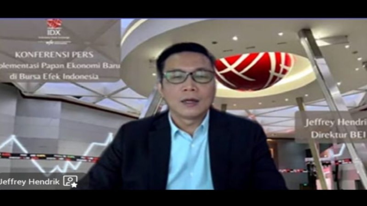 Tangkapan layar Direktur Pengembangan BEI Jeffrey Hendrik saat mmberikan paparan dalam jumpa pers di Jakarta, Senin. (ANTARA/Citro Atmoko)